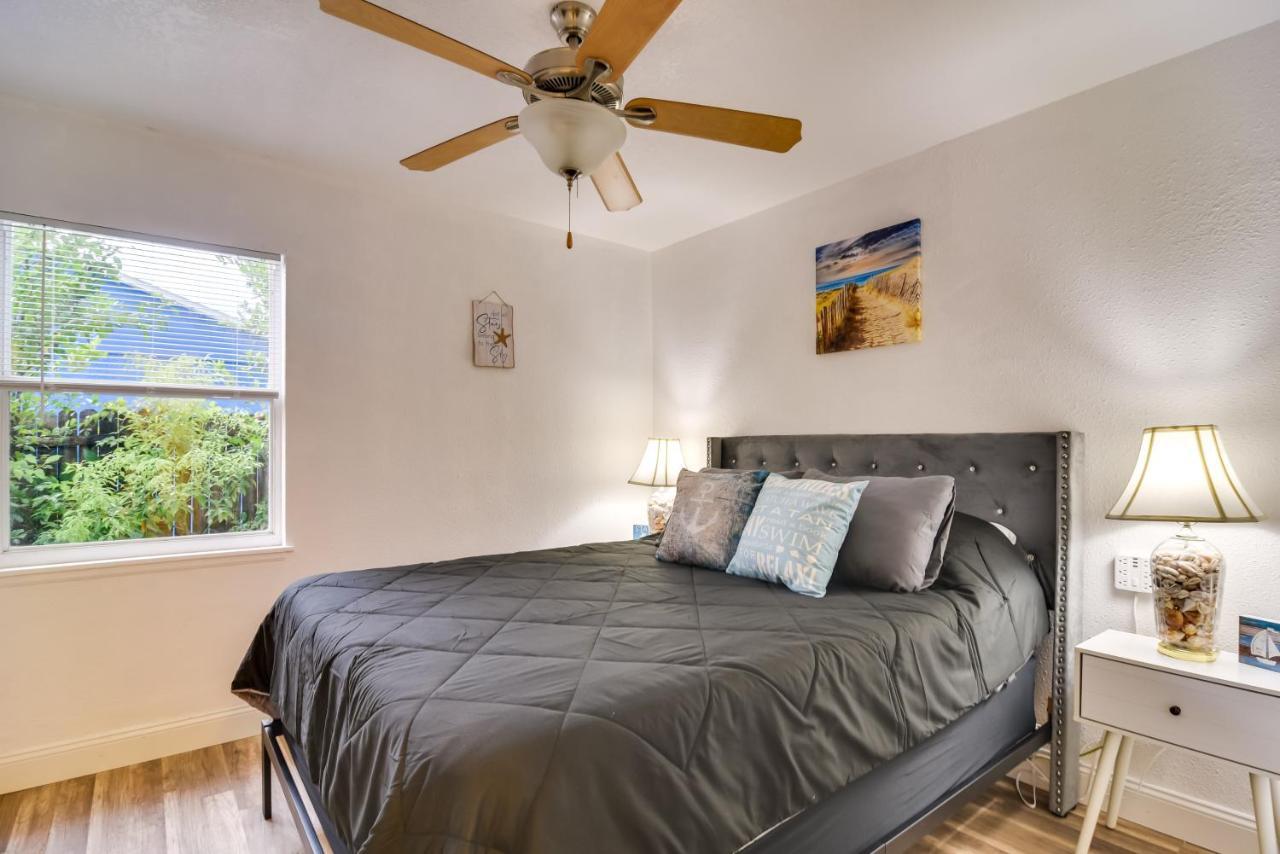 Pet-Friendly Gulfport Home Walkable Location! San Petersburgo Exterior foto